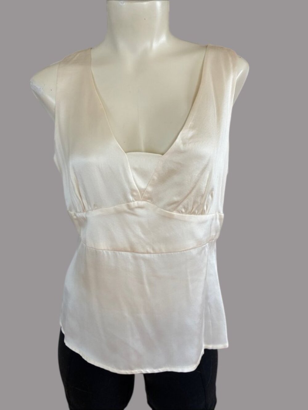 NWT David Brooks 100% Silk Creme V-Neck Sleeveless Top
